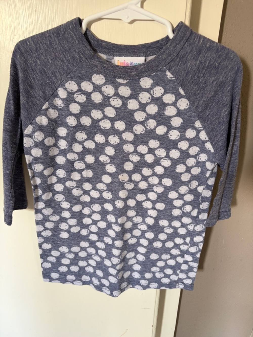 Kids 3/4 sleeve navy Blue Dot Raglan Top size 4